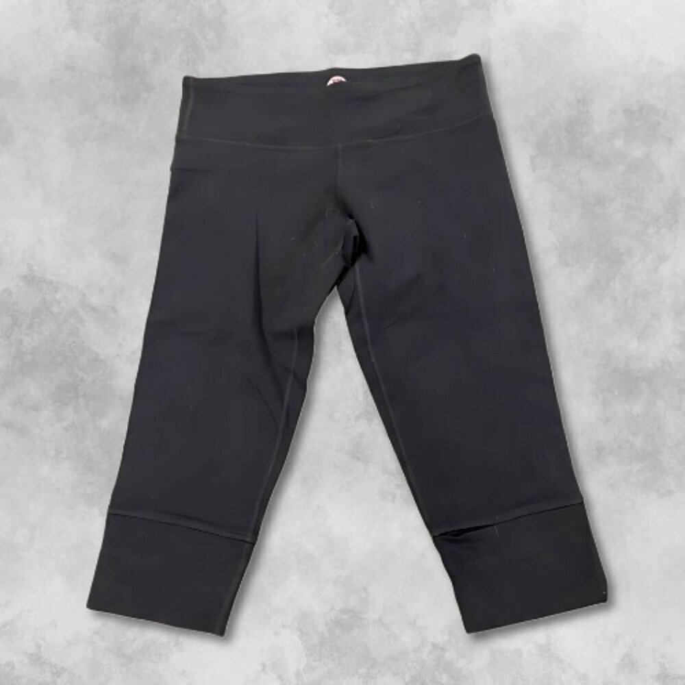 Lululemon Mid-Rise Capris Breathable Stretch Fabric Moisture Wicking Black W 4